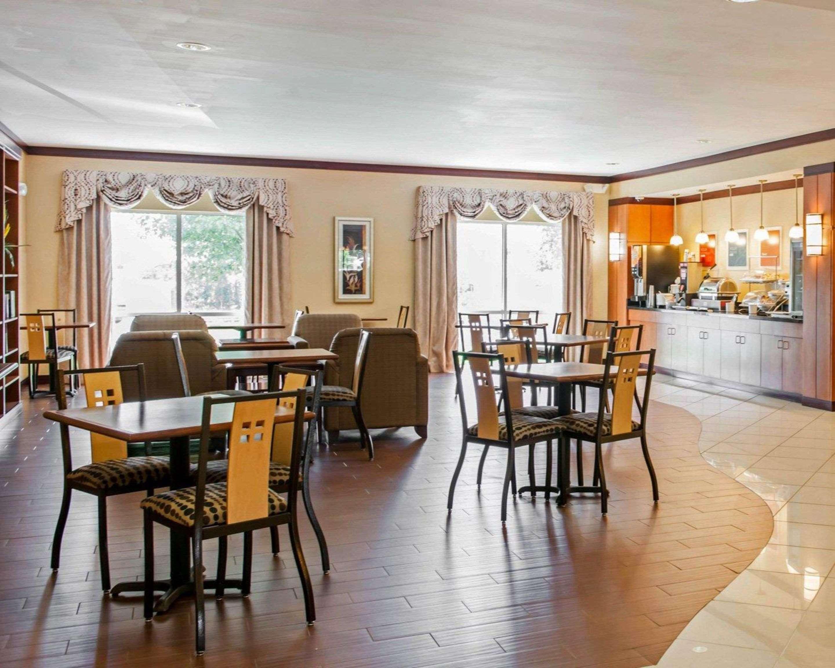 Comfort Suites Southport Zewnętrze zdjęcie